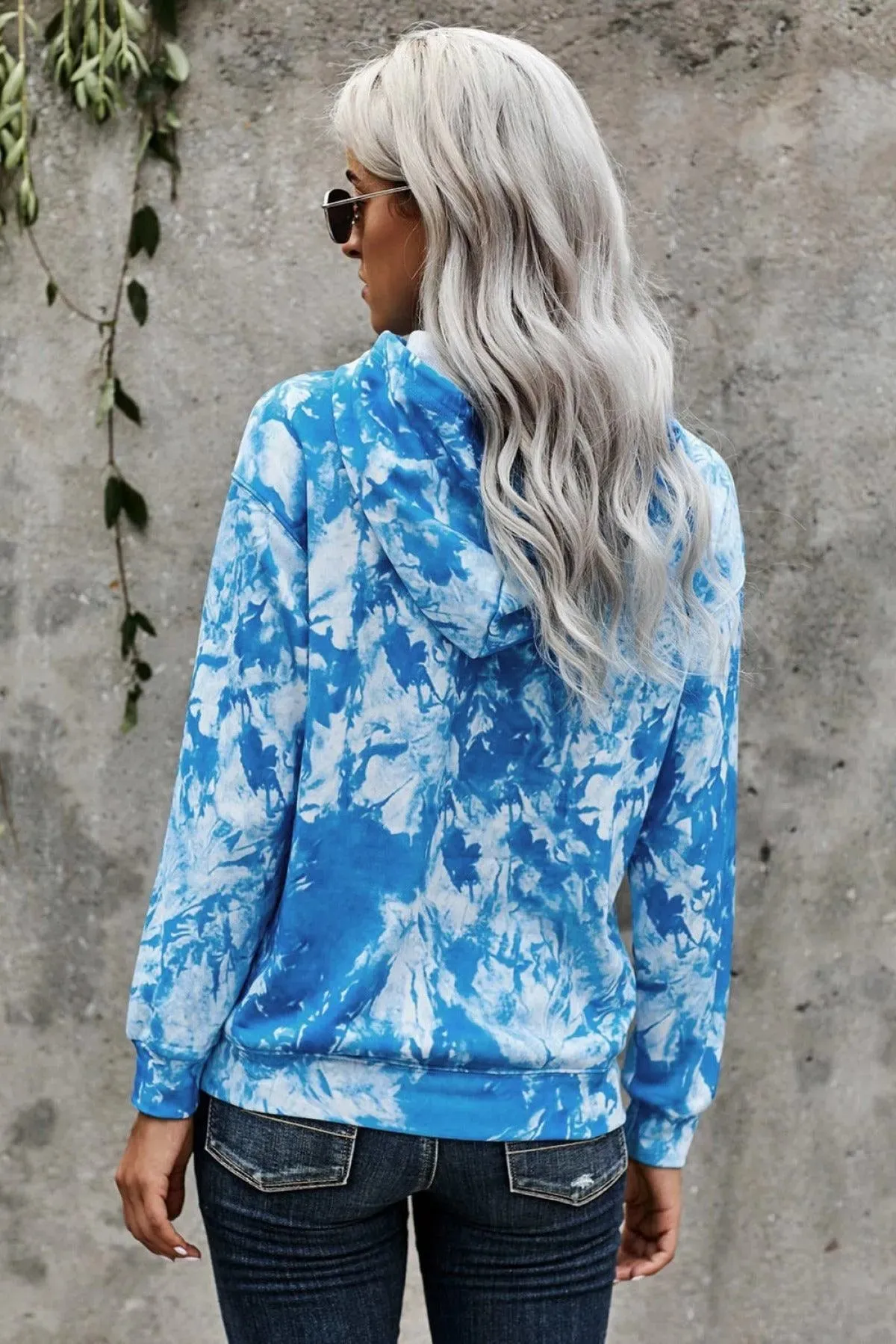 Get Cozy Tie-Dye Print Pullover Hoodie - Perfect for Ladies!