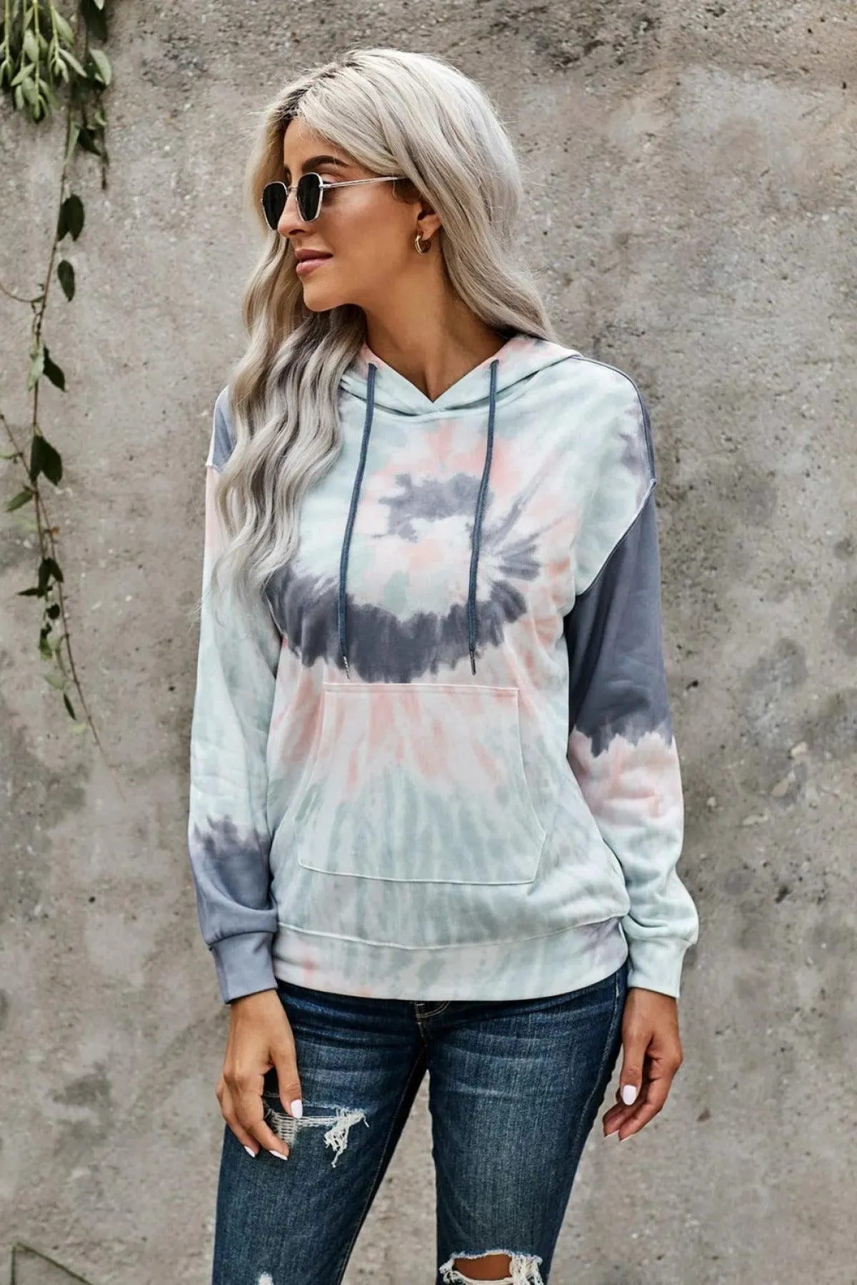 Get Cozy Tie-Dye Print Pullover Hoodie - Perfect for Ladies!