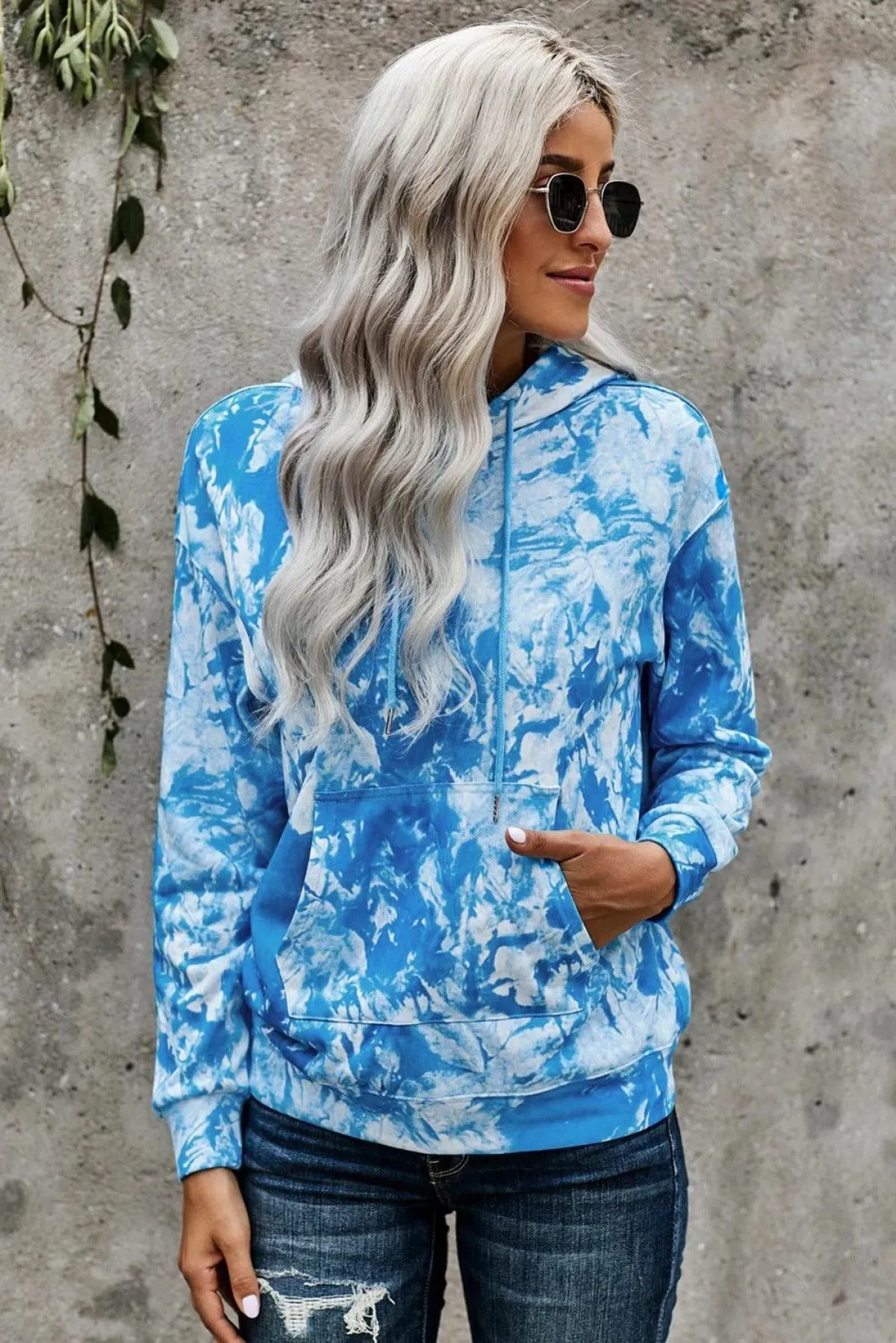 Get Cozy Tie-Dye Print Pullover Hoodie - Perfect for Ladies!