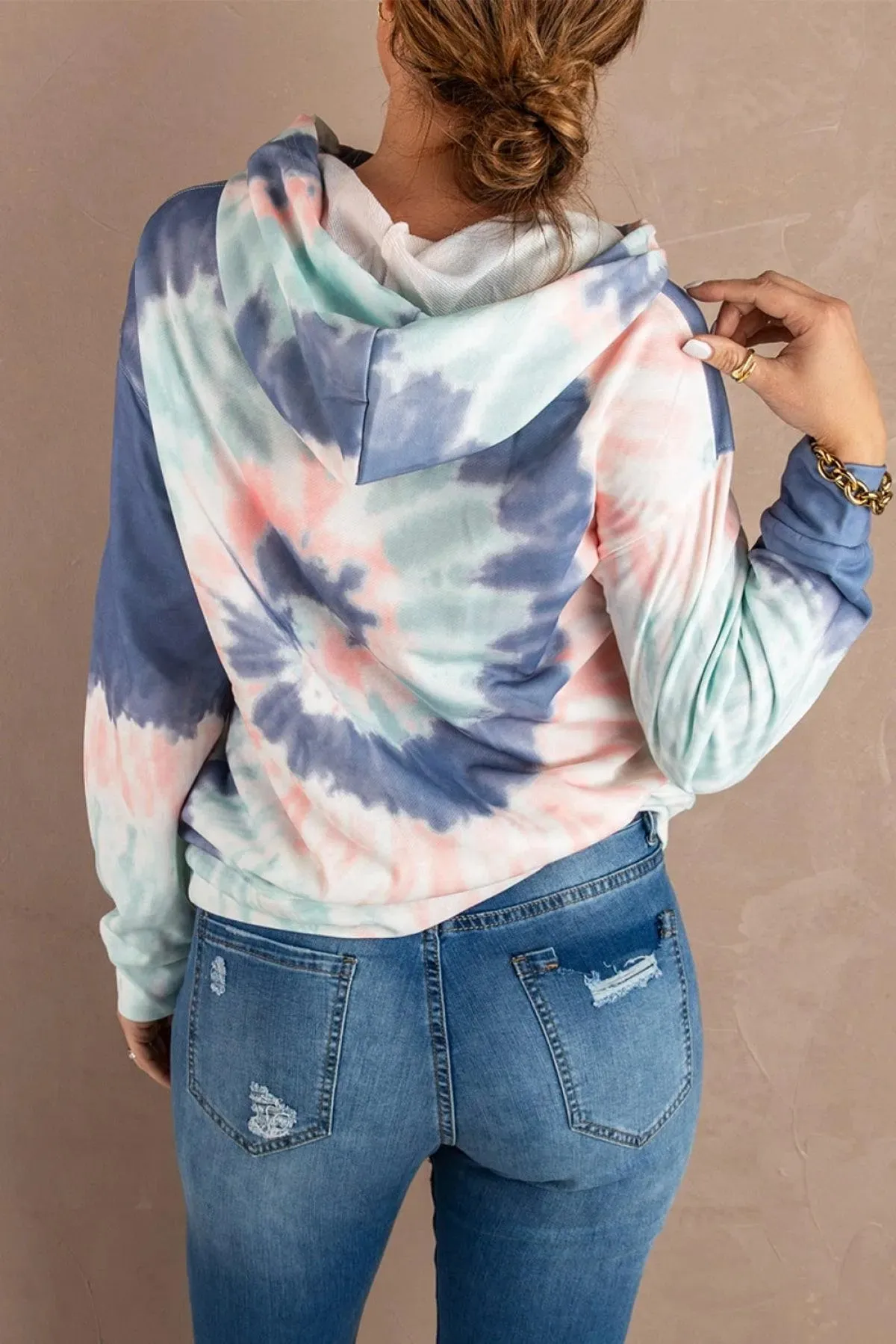 Get Cozy Tie-Dye Print Pullover Hoodie - Perfect for Ladies!