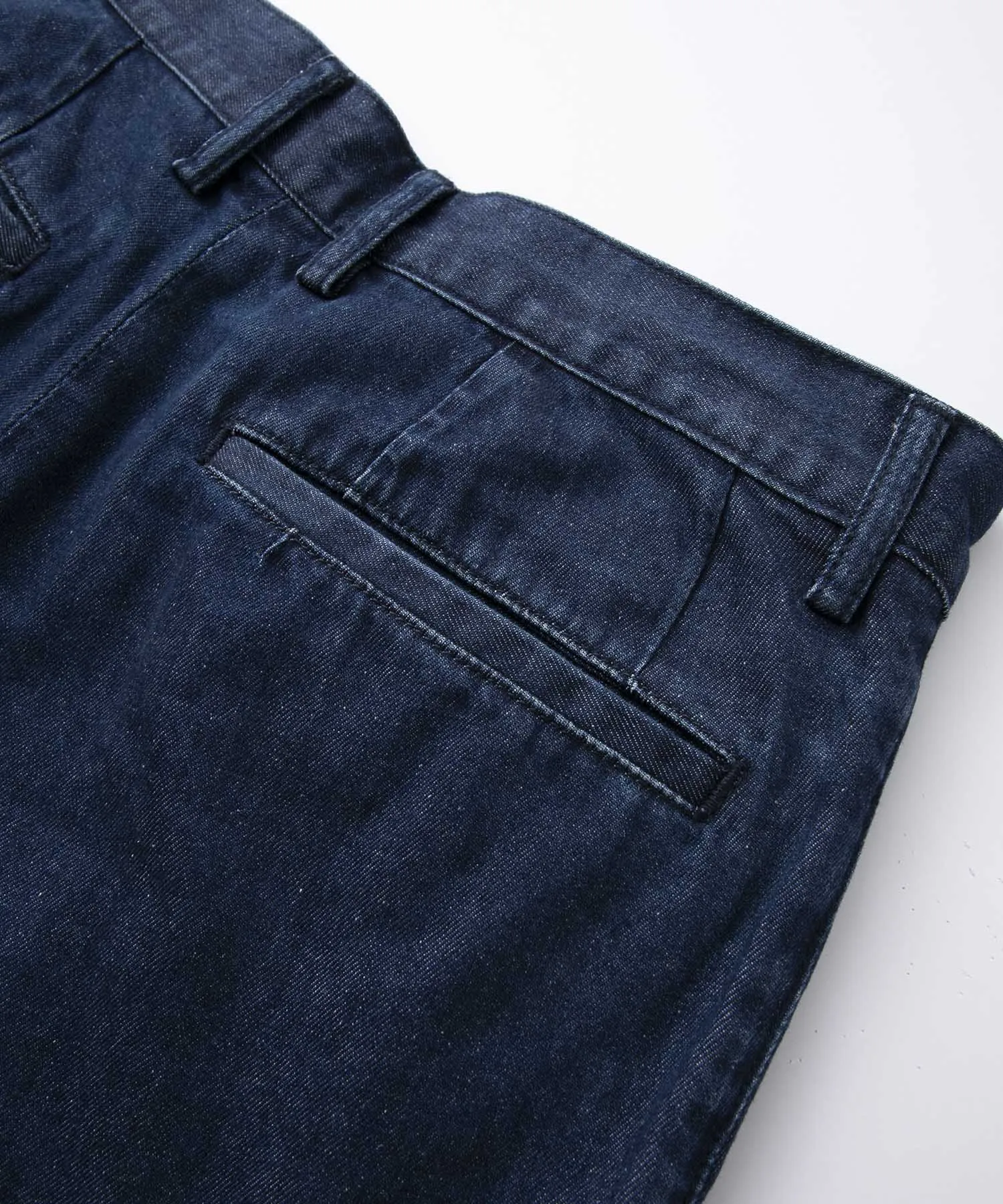 LIGHT DENIM TUCK PANTS